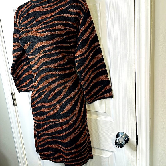 Leopard print, Sis?!!!! He will stand out in this ensemble. This is fitted for u - Picture 6 of 12